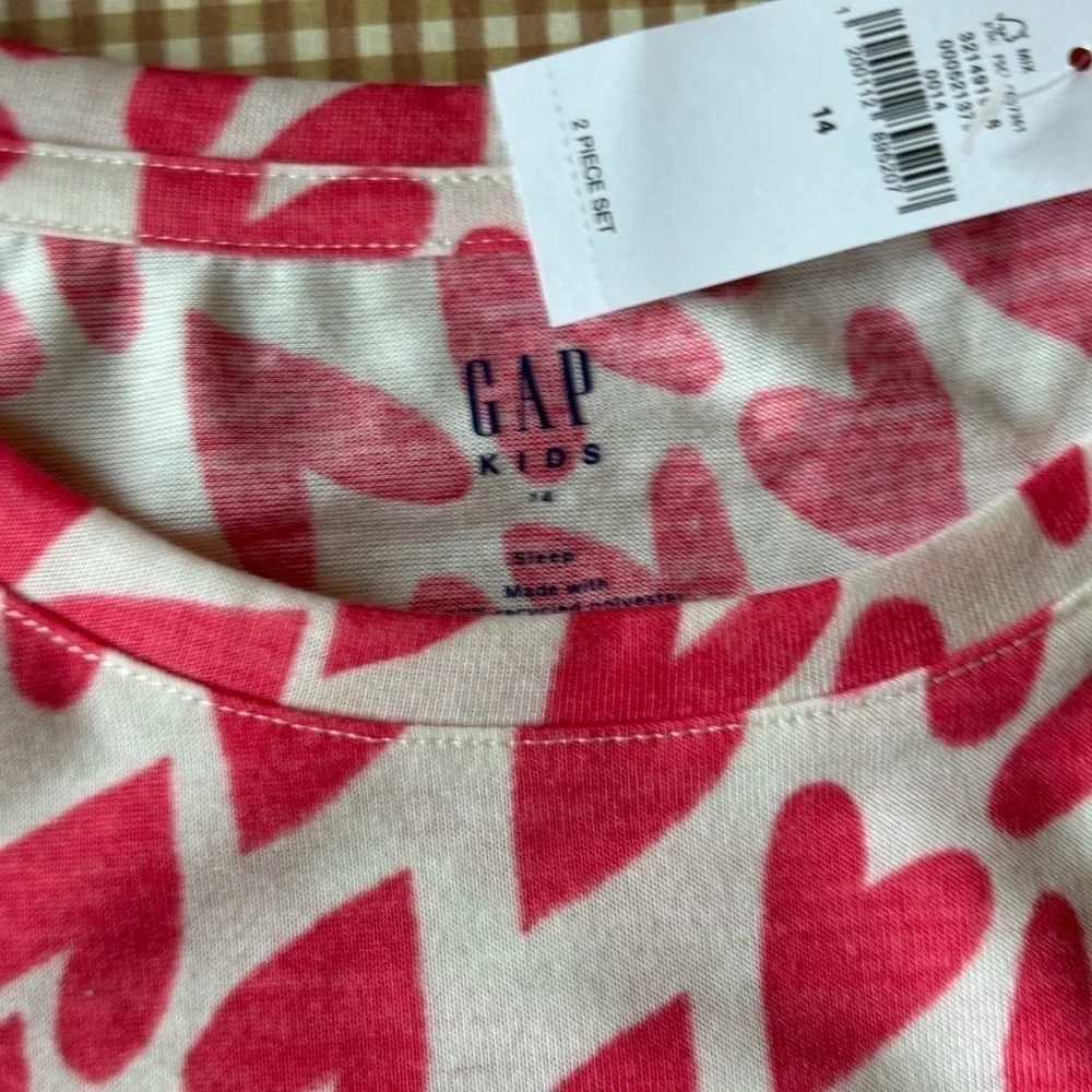 Gap Teen Pajama top. Heart print.‎ NWT. Size 14